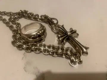 실버 크로스 목걸이와 반지 세트