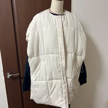 충전솜 퀼팅 볼륨 코쿤형 베스트 화이트