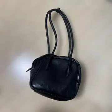 블랙 가죽 숄더백