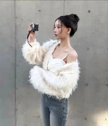 이론 yilon SHAGGY DROP CARDIGAN 아이보리