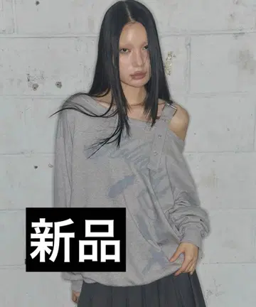 Fancy Club 원숄더 버클 스웨트 셔츠 그레이