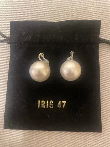 IRIS 47 화이트 펄 귀찌