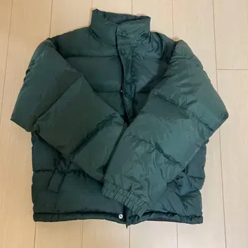 다크 그린 숏 기장 다운 자켓