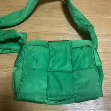 ear papillonner 퀼팅 그린 숄더백