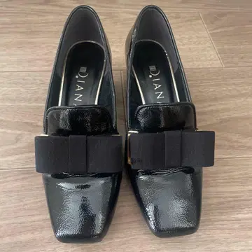다이애나 리본 포함 블랙 에나멜 로퍼 펌프스 22cm