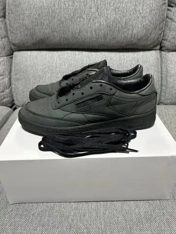 jjjjound X Club C 85 '트리플 블랙' 남성용