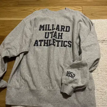 Ungrid 빅 실루엣 로고 맨투맨