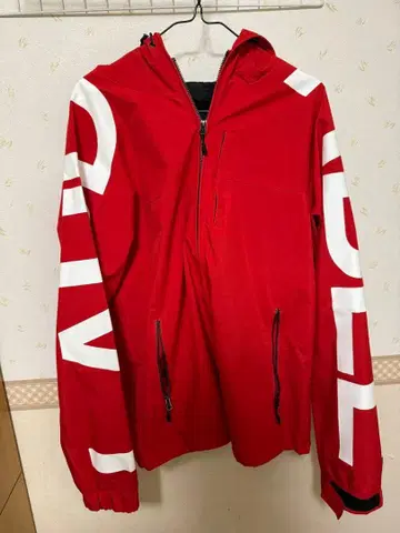 빨간색 자켓 아우터