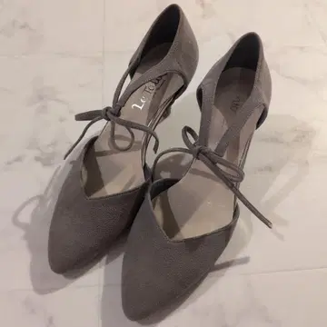 새상품급 루탈론 리본 펌프스 베이지 361/2 23.5