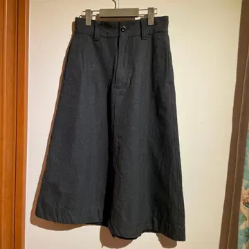 MHL 다크 그레이 플레어 스커트 사이드 포켓 포함