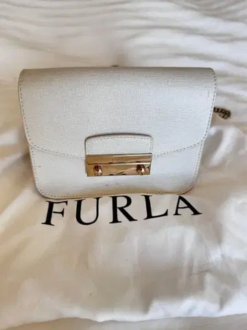 FURLA 화이트 숄더백