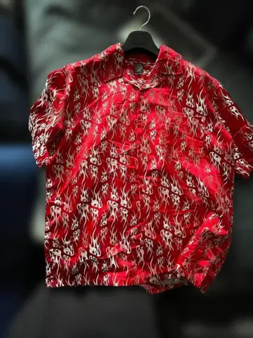 O2 빨간 불꽃 무늬 하와이안 셔츠 XL