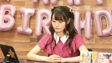 오구라 유이 착용 카라 부착 플레어 원피스 핑크