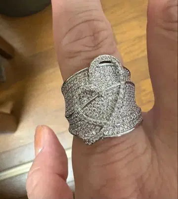 엘레강트한 하트 모티브 반지