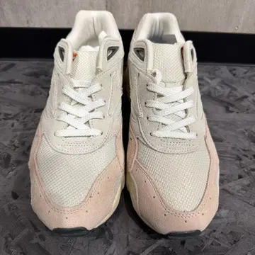 미즈노 스니커즈 화이트/베이지/핑크