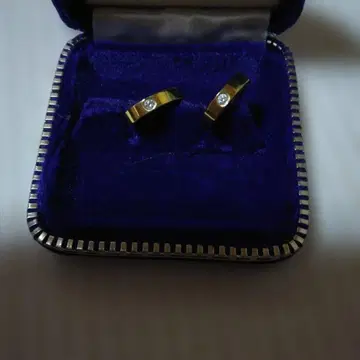 [ 새상품급 ] 스테인리스 소재 귀걸이 골드 화이트