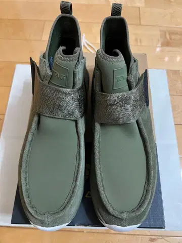 Teva 올리브 하이컷 스니커즈