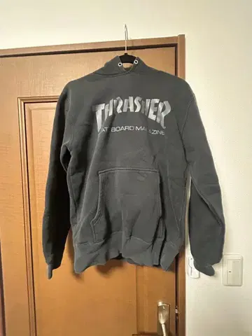 THRASHER 블랙 후드티