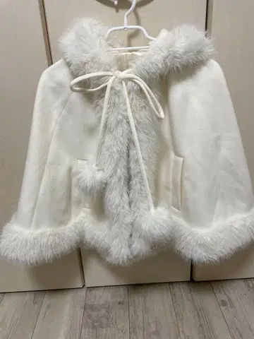 cheri mi 셰리미 케이프 코트 셋업 화이트