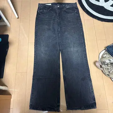 다크 그레이 스트레이트 데님