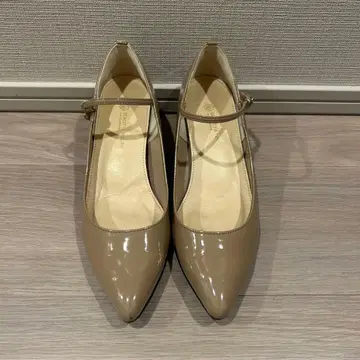 뷰티앤유스 베이지 스트랩 낮은 힐 펌프스