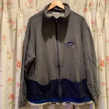 PIASPORTS 벅스 버니 맨투맨 풀 집업 L 사이즈