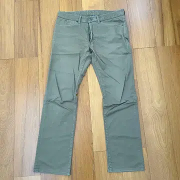 International gallery BEAMS 카키 팬츠