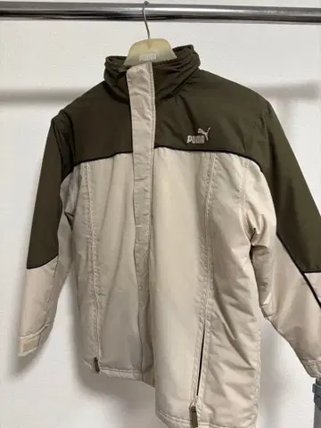 PUMA 올리브 화이트 자켓