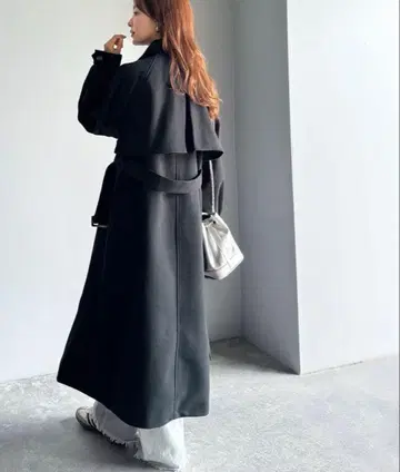 블랙 롱 코트 프론트 버튼 벨트 포함