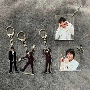 오쿠라 타카토 아크릴 키링