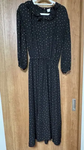 SLOBE 도트 무늬 맥시 원피스 블랙