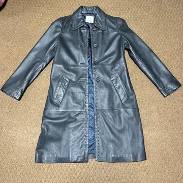 네이비 컬러 램 가죽 코트 M 사이즈