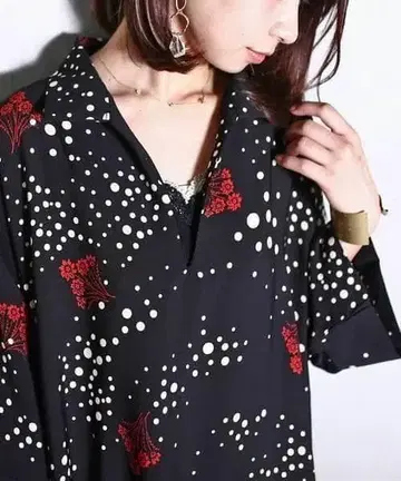 [ antiqua ] 레트로 꽃무늬 도트 셔츠 원피스 [ 안티카 ]