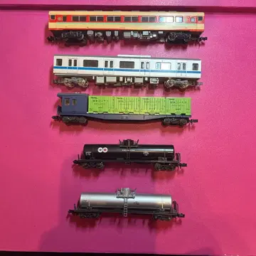 N 게이지 화물 여객차