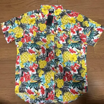 FTC 플라워 무늬 반팔 셔츠