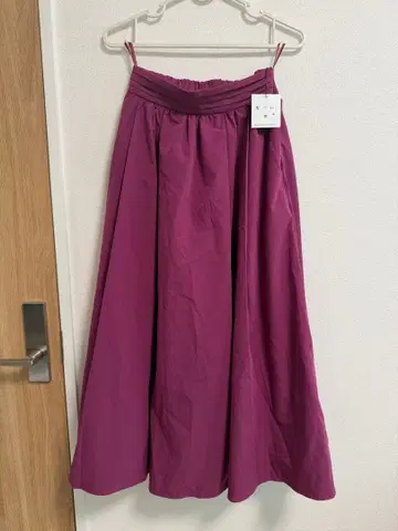 [ 새상품 택 포함 ] 쿠튀르 브로치 턱 플레어 스커트 36/S 핑크