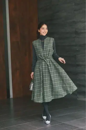 [ 컨디션 최상 ] SEVENTEN 울 체크 점퍼 스커트