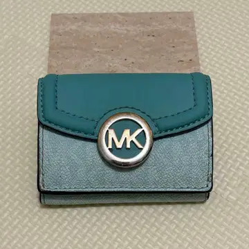 최종 가격 인하 Michael Kors 3단 폴더형 지갑 라이트 블루