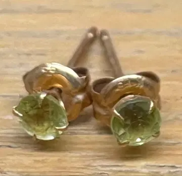 그린 스톤 귀걸이