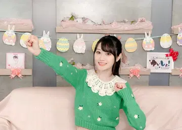 오구라 유이 착용 레이스 옷깃 꽃무늬 자수 니트 그린