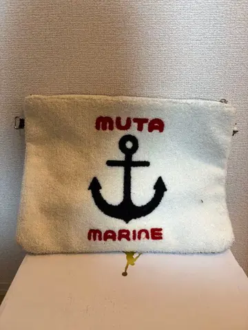 MUTA 앵커 자수 클러치백
