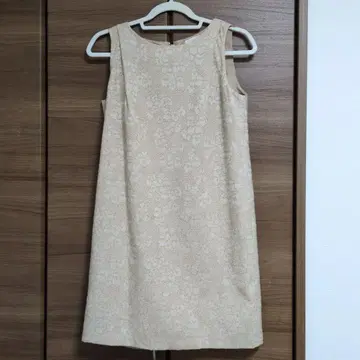 파티 드레스 베이지 슬리브리스 원피스