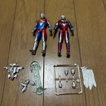 초동 알파 울트라맨 티가 다이나 피규어