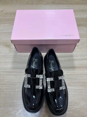 미사용 새상품 비쥬 장식 블랙 로퍼 24cm