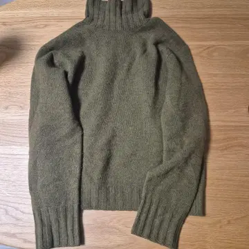 MARGARET HOWELL 터틀넥 스웨터 올리브 그린