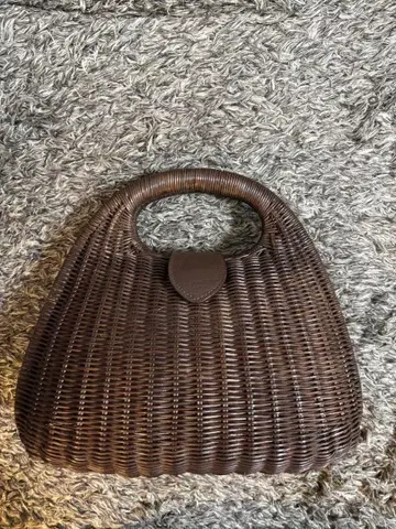 호코모모라 브라운 핸드백 타원형