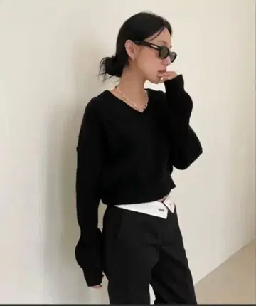 didot.showroom 리브 V넥 블랙 스웨터 FREE 사이즈