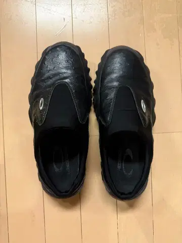 OAKLEY 블랙 슬립온 스니커즈