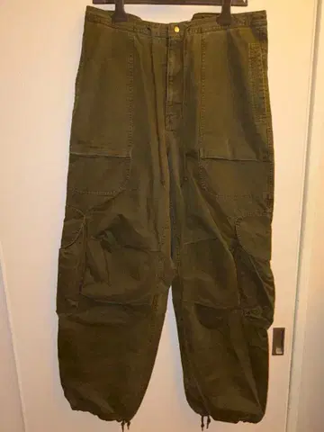 ENTIRE STUDIOS Freight cargo