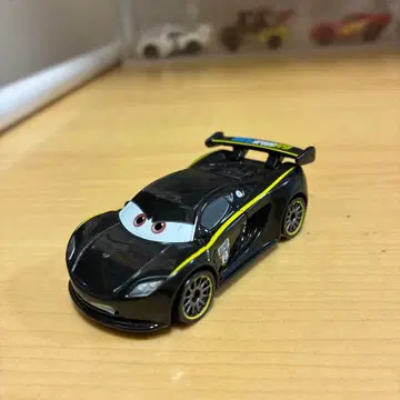 카즈 토미카 루이스 해밀턴 스탠다드 타입